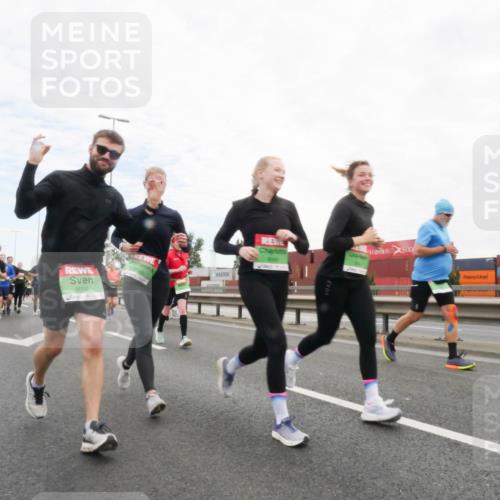 03.10.2025 - Köhlbrandbrückenlauf Matties Gatica Varas http://msf.ph/oto/9173220 03.10.2025 15:24:56 Position 3 9050 meine-sportfotos.de