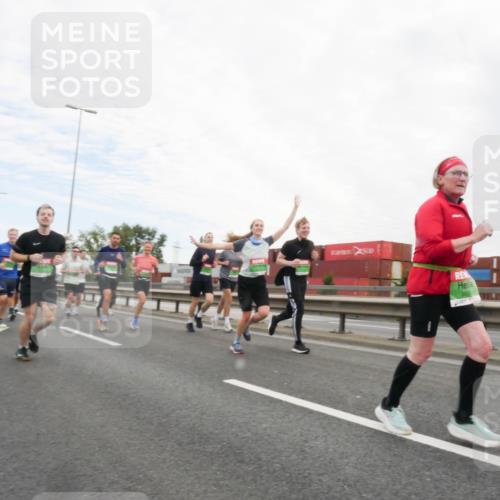 03.10.2025 - Köhlbrandbrückenlauf Matties Gatica Varas http://msf.ph/oto/9173224 03.10.2025 15:24:58 Position 3  meine-sportfotos.de