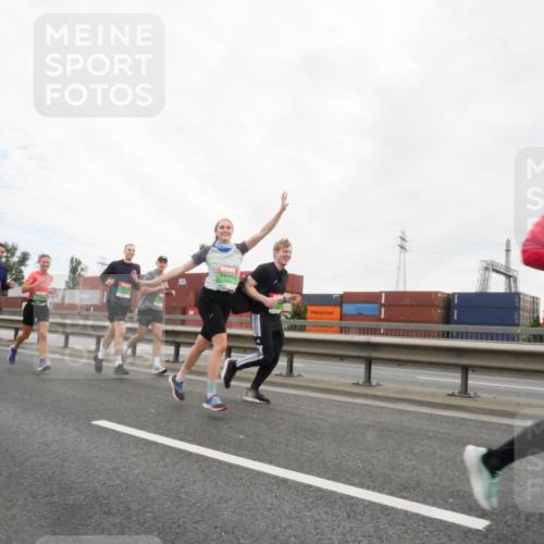 03.10.2025 - Köhlbrandbrückenlauf Matties Gatica Varas http://msf.ph/oto/9173225 03.10.2025 15:24:58 Position 3  meine-sportfotos.de