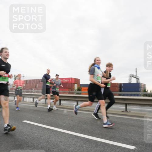 03.10.2025 - Köhlbrandbrückenlauf Matties Gatica Varas http://msf.ph/oto/9173226 03.10.2025 15:24:59 Position 3 7117 meine-sportfotos.de