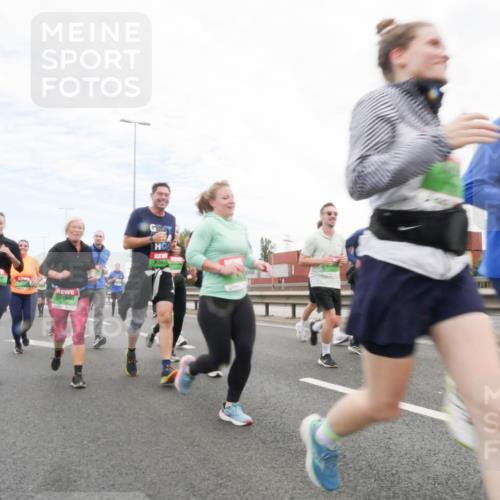 03.10.2025 - Köhlbrandbrückenlauf Matties Gatica Varas http://msf.ph/oto/9173230 03.10.2025 15:25:01 Position 3  meine-sportfotos.de