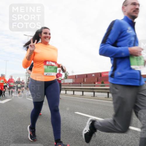 03.10.2025 - Köhlbrandbrückenlauf Matties Gatica Varas http://msf.ph/oto/9173235 03.10.2025 15:25:03 Position 3 7156 meine-sportfotos.de
