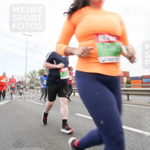 03.10.2025 - Köhlbrandbrückenlauf Matties Gatica Varas http://msf.ph/oto/9173236 03.10.2025 15:25:04 Position 3  meine-sportfotos.de