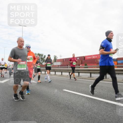 03.10.2025 - Köhlbrandbrückenlauf Matties Gatica Varas http://msf.ph/oto/9173240 03.10.2025 15:25:06 Position 3 8742 meine-sportfotos.de