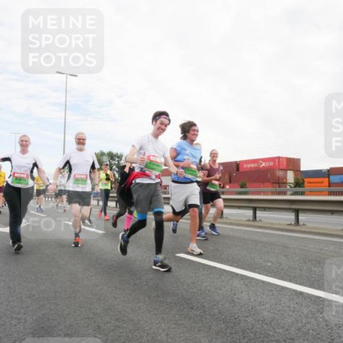 03.10.2025 - Köhlbrandbrückenlauf Matties Gatica Varas http://msf.ph/oto/9173246 03.10.2025 15:25:09 Position 3  meine-sportfotos.de