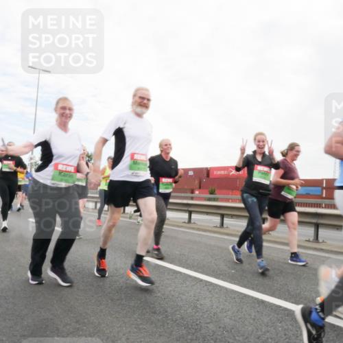 03.10.2025 - Köhlbrandbrückenlauf Matties Gatica Varas http://msf.ph/oto/9173248 03.10.2025 15:25:10 Position 3  meine-sportfotos.de