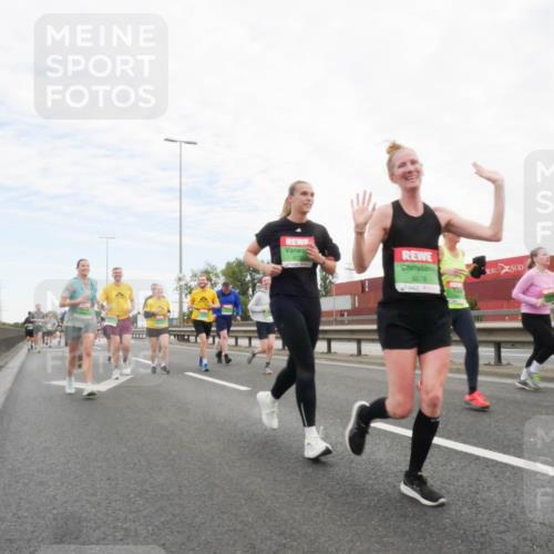 03.10.2025 - Köhlbrandbrückenlauf Matties Gatica Varas http://msf.ph/oto/9173250 03.10.2025 15:25:11 Position 3 6878 meine-sportfotos.de