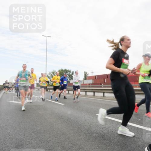 03.10.2025 - Köhlbrandbrückenlauf Matties Gatica Varas http://msf.ph/oto/9173251 03.10.2025 15:25:12 Position 3  meine-sportfotos.de