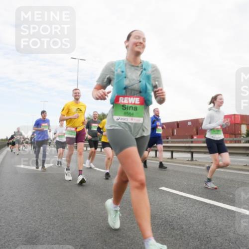 03.10.2025 - Köhlbrandbrückenlauf Matties Gatica Varas http://msf.ph/oto/9173254 03.10.2025 15:25:13 Position 3 8584 meine-sportfotos.de