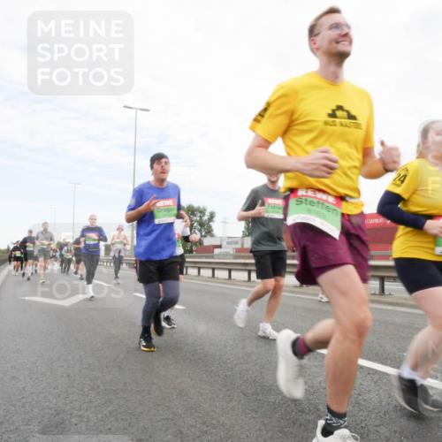 03.10.2025 - Köhlbrandbrückenlauf Matties Gatica Varas http://msf.ph/oto/9173257 03.10.2025 15:25:14 Position 3 8163 meine-sportfotos.de