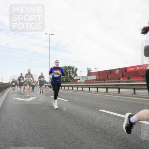03.10.2025 - Köhlbrandbrückenlauf Matties Gatica Varas http://msf.ph/oto/9173260 03.10.2025 15:25:16 Position 3  meine-sportfotos.de