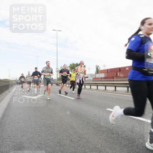 03.10.2025 - Köhlbrandbrückenlauf Matties Gatica Varas http://msf.ph/oto/9173263 03.10.2025 15:25:17 Position 3  meine-sportfotos.de