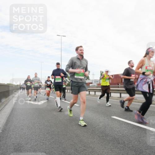 03.10.2025 - Köhlbrandbrückenlauf Matties Gatica Varas http://msf.ph/oto/9173266 03.10.2025 15:25:19 Position 3  meine-sportfotos.de
