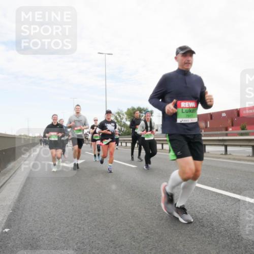 03.10.2025 - Köhlbrandbrückenlauf Matties Gatica Varas http://msf.ph/oto/9173269 03.10.2025 15:25:20 Position 3 7917 meine-sportfotos.de