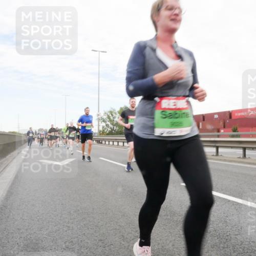 03.10.2025 - Köhlbrandbrückenlauf Matties Gatica Varas http://msf.ph/oto/9173276 03.10.2025 15:25:23 Position 3  meine-sportfotos.de