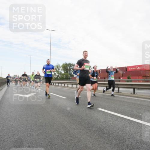 03.10.2025 - Köhlbrandbrückenlauf Matties Gatica Varas http://msf.ph/oto/9173277 03.10.2025 15:25:24 Position 3  meine-sportfotos.de