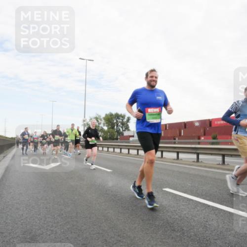 03.10.2025 - Köhlbrandbrückenlauf Matties Gatica Varas http://msf.ph/oto/9173280 03.10.2025 15:25:25 Position 3  meine-sportfotos.de