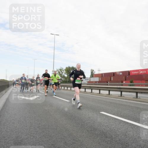03.10.2025 - Köhlbrandbrückenlauf Matties Gatica Varas http://msf.ph/oto/9173282 03.10.2025 15:25:26 Position 3  meine-sportfotos.de