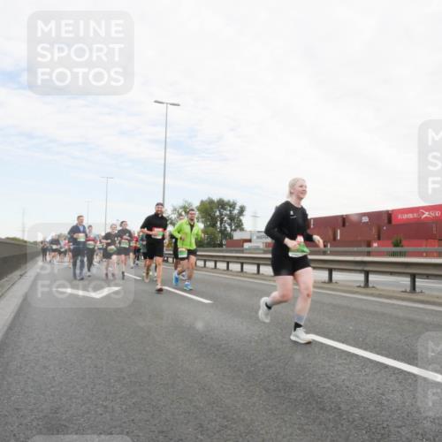03.10.2025 - Köhlbrandbrückenlauf Matties Gatica Varas http://msf.ph/oto/9173283 03.10.2025 15:25:27 Position 3  meine-sportfotos.de