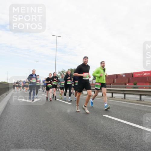 03.10.2025 - Köhlbrandbrückenlauf Matties Gatica Varas http://msf.ph/oto/9173286 03.10.2025 15:25:28 Position 3  meine-sportfotos.de