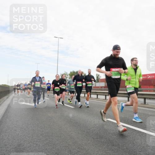03.10.2025 - Köhlbrandbrückenlauf Matties Gatica Varas http://msf.ph/oto/9173287 03.10.2025 15:25:29 Position 3  meine-sportfotos.de