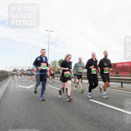 03.10.2025 - Köhlbrandbrückenlauf Matties Gatica Varas http://msf.ph/oto/9173289 03.10.2025 15:25:30 Position 3  meine-sportfotos.de