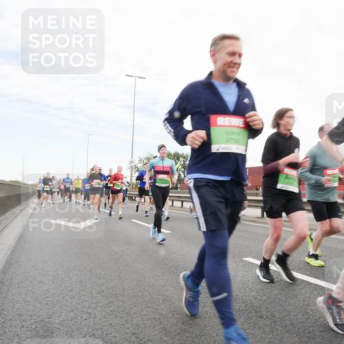03.10.2025 - Köhlbrandbrückenlauf Matties Gatica Varas http://msf.ph/oto/9173291 03.10.2025 15:25:30 Position 3  meine-sportfotos.de