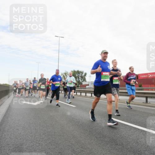 03.10.2025 - Köhlbrandbrückenlauf Matties Gatica Varas http://msf.ph/oto/9173298 03.10.2025 15:25:34 Position 3  meine-sportfotos.de