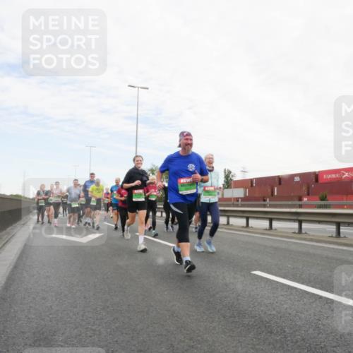03.10.2025 - Köhlbrandbrückenlauf Matties Gatica Varas http://msf.ph/oto/9173300 03.10.2025 15:25:35 Position 3  meine-sportfotos.de