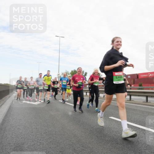 03.10.2025 - Köhlbrandbrückenlauf Matties Gatica Varas http://msf.ph/oto/9173303 03.10.2025 15:25:36 Position 3 3256 meine-sportfotos.de