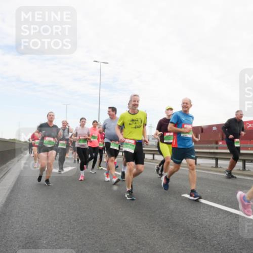 03.10.2025 - Köhlbrandbrückenlauf Matties Gatica Varas http://msf.ph/oto/9173307 03.10.2025 15:25:38 Position 3  meine-sportfotos.de