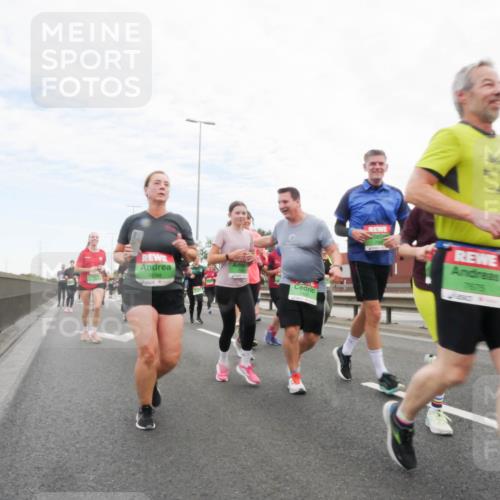 03.10.2025 - Köhlbrandbrückenlauf Matties Gatica Varas http://msf.ph/oto/9173309 03.10.2025 15:25:39 Position 3 9094 meine-sportfotos.de
