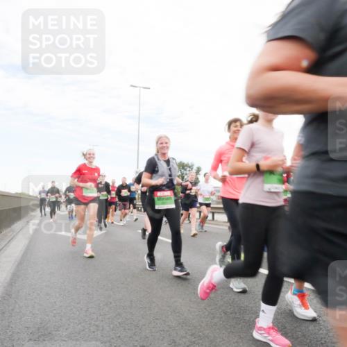 03.10.2025 - Köhlbrandbrückenlauf Matties Gatica Varas http://msf.ph/oto/9173311 03.10.2025 15:25:40 Position 3  meine-sportfotos.de