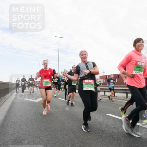 03.10.2025 - Köhlbrandbrückenlauf Matties Gatica Varas http://msf.ph/oto/9173312 03.10.2025 15:25:41 Position 3 8571 meine-sportfotos.de