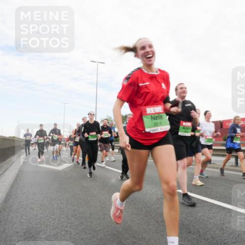 03.10.2025 - Köhlbrandbrückenlauf Matties Gatica Varas http://msf.ph/oto/9173314 03.10.2025 15:25:42 Position 3 8918 meine-sportfotos.de