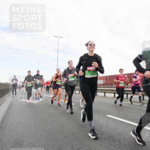 03.10.2025 - Köhlbrandbrückenlauf Matties Gatica Varas http://msf.ph/oto/9173317 03.10.2025 15:25:43 Position 3 8303 meine-sportfotos.de