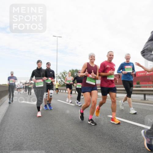 03.10.2025 - Köhlbrandbrückenlauf Matties Gatica Varas http://msf.ph/oto/9173320 03.10.2025 15:25:44 Position 3 8444 meine-sportfotos.de