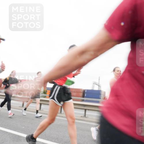 03.10.2025 - Köhlbrandbrückenlauf Matties Gatica Varas http://msf.ph/oto/9173326 03.10.2025 15:25:47 Position 3  meine-sportfotos.de