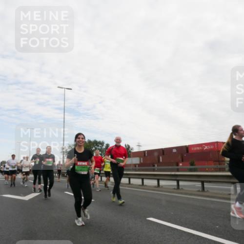 03.10.2025 - Köhlbrandbrückenlauf Matties Gatica Varas http://msf.ph/oto/9173327 03.10.2025 15:25:48 Position 3  meine-sportfotos.de
