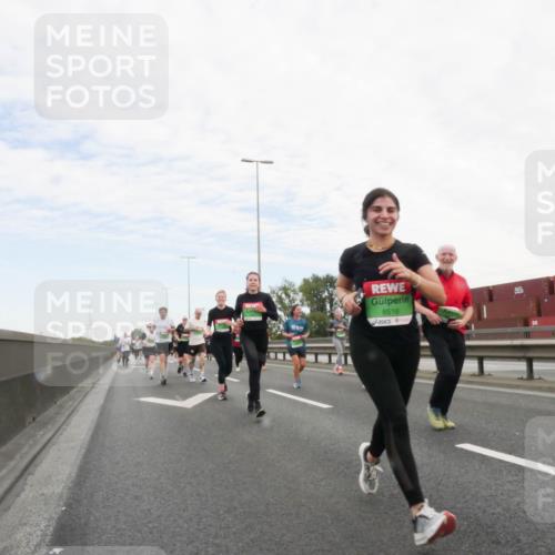 03.10.2025 - Köhlbrandbrückenlauf Matties Gatica Varas http://msf.ph/oto/9173328 03.10.2025 15:25:48 Position 3 8516 meine-sportfotos.de