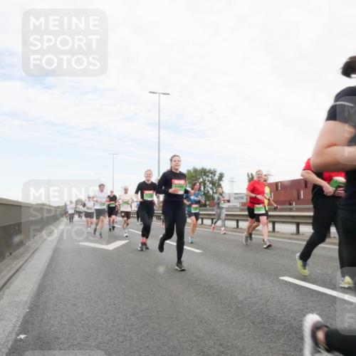 03.10.2025 - Köhlbrandbrückenlauf Matties Gatica Varas http://msf.ph/oto/9173329 03.10.2025 15:25:49 Position 3  meine-sportfotos.de