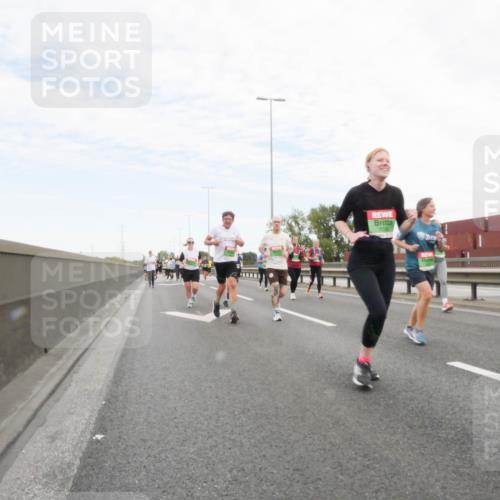 03.10.2025 - Köhlbrandbrückenlauf Matties Gatica Varas http://msf.ph/oto/9173332 03.10.2025 15:25:50 Position 3  meine-sportfotos.de