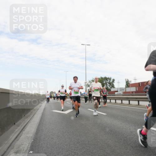 03.10.2025 - Köhlbrandbrückenlauf Matties Gatica Varas http://msf.ph/oto/9173333 03.10.2025 15:25:51 Position 3  meine-sportfotos.de