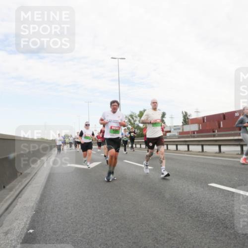 03.10.2025 - Köhlbrandbrückenlauf Matties Gatica Varas http://msf.ph/oto/9173334 03.10.2025 15:25:51 Position 3  meine-sportfotos.de