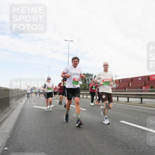 03.10.2025 - Köhlbrandbrückenlauf Matties Gatica Varas http://msf.ph/oto/9173335 03.10.2025 15:25:52 Position 3  meine-sportfotos.de