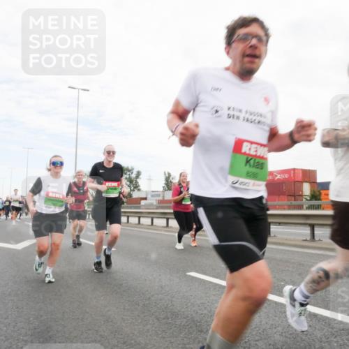 03.10.2025 - Köhlbrandbrückenlauf Matties Gatica Varas http://msf.ph/oto/9173337 03.10.2025 15:25:53 Position 3 7807, 8250 meine-sportfotos.de