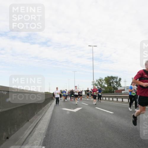 03.10.2025 - Köhlbrandbrückenlauf Matties Gatica Varas http://msf.ph/oto/9173339 03.10.2025 15:25:54 Position 3  meine-sportfotos.de