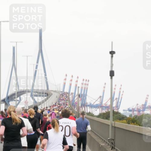 03.10.2025 - Köhlbrandbrückenlauf Matties Gatica Varas http://msf.ph/oto/9173340 03.10.2025 15:26:01 Position 3  meine-sportfotos.de