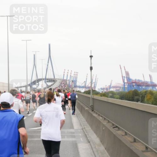03.10.2025 - Köhlbrandbrückenlauf Matties Gatica Varas http://msf.ph/oto/9173342 03.10.2025 15:26:04 Position 3 2024 meine-sportfotos.de