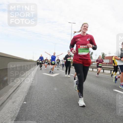 03.10.2025 - Köhlbrandbrückenlauf Matties Gatica Varas http://msf.ph/oto/9173344 03.10.2025 15:26:13 Position 3 8335 meine-sportfotos.de